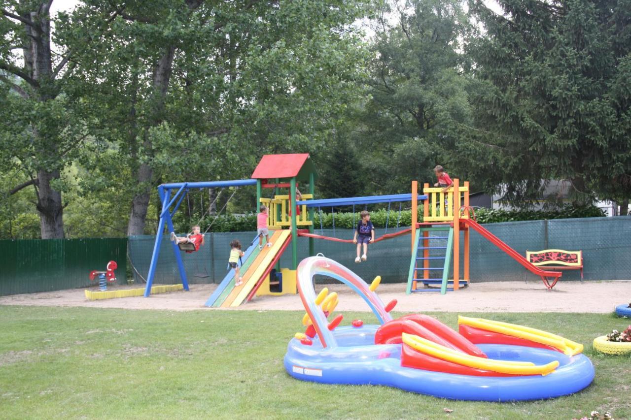 Bungalows Conca De Ter Vilallonga de Ter Kültér fotó